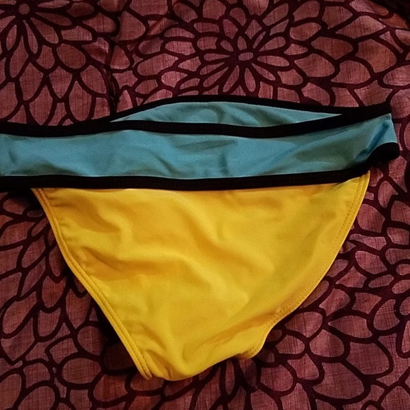 Bathing suit - Picture 2 of 3